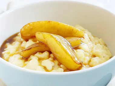 creamyricepudding with caramelised pears