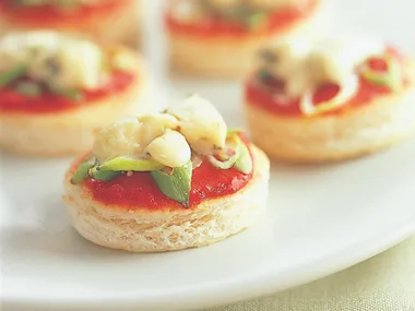 blue cheese and green onion mini pizzas