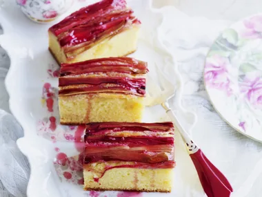 rhubarb frangipane cake