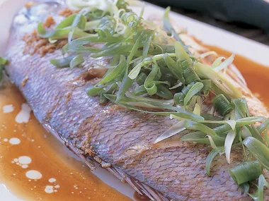 Baked fish with ginger and soy
