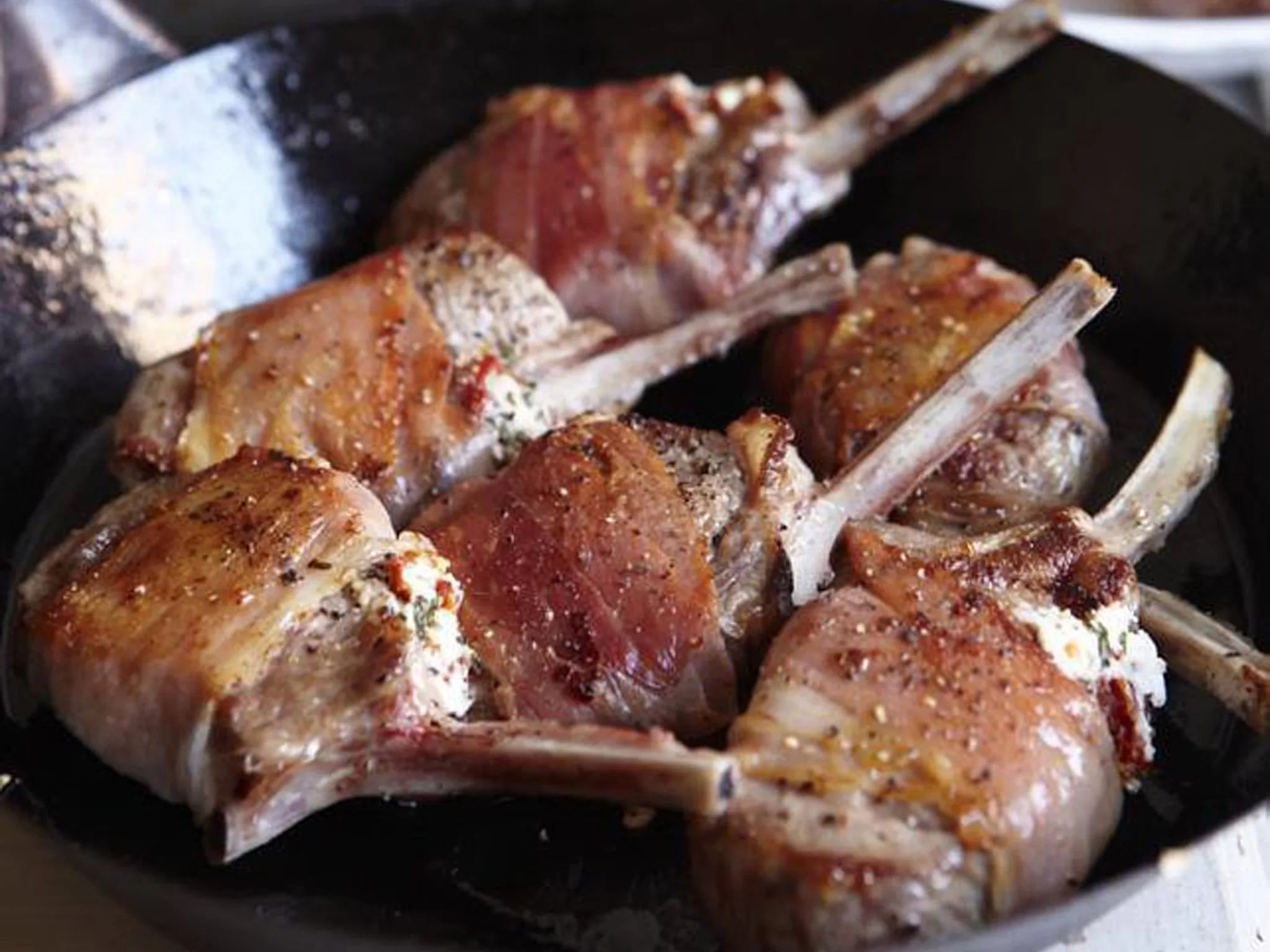 ITALIAN-STYLE LAMB CUTLETS