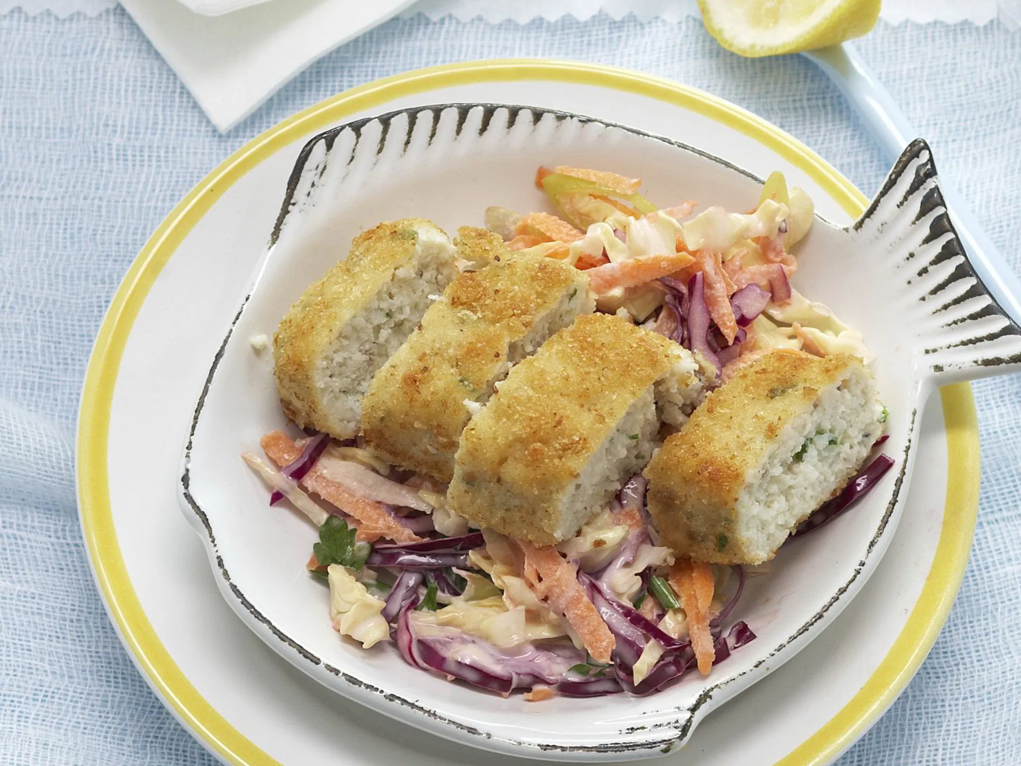 fish fingers with coleslaw