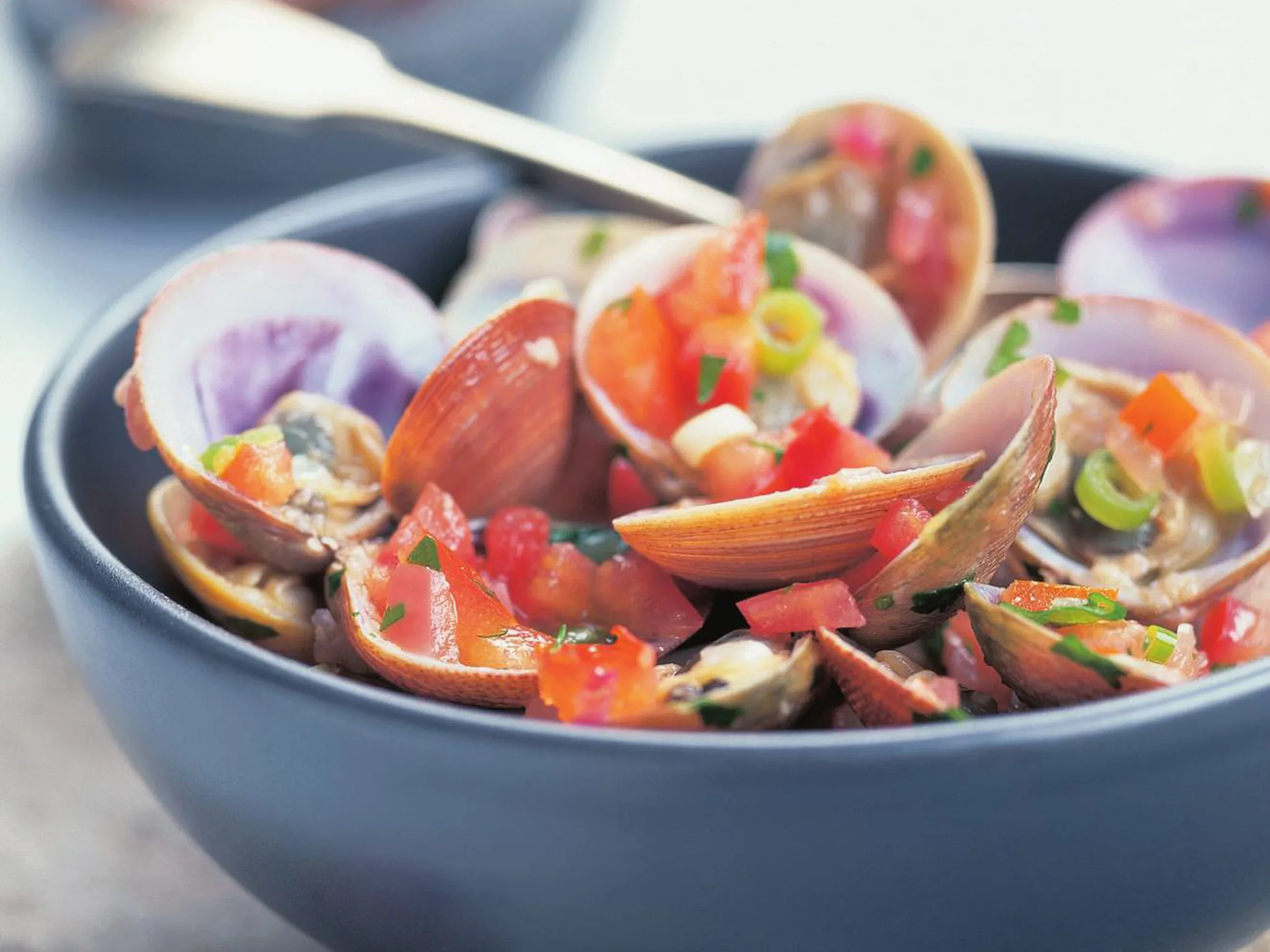 clams with tomato dressing