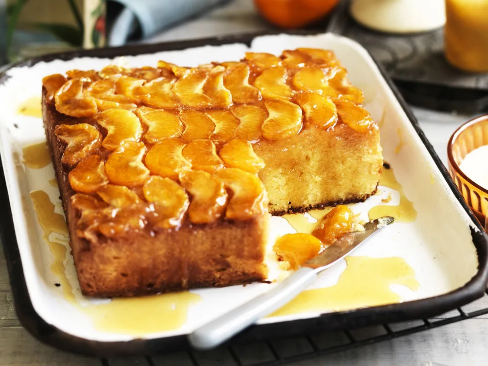 Upside-down mandarin polenta YOGHURT CAKE