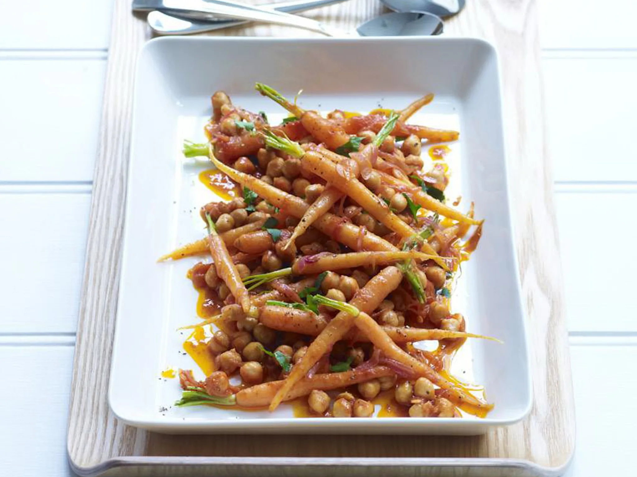 carrots with tomato and chickpeas