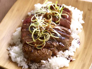 Sesame-roasted steak