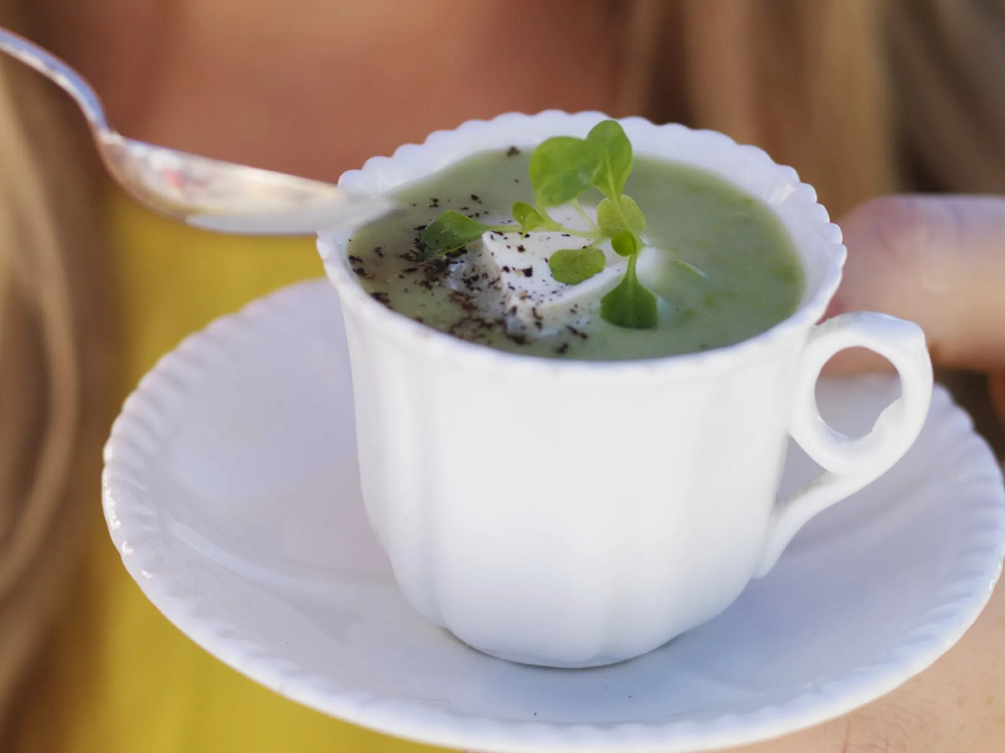 minted pea soup shots