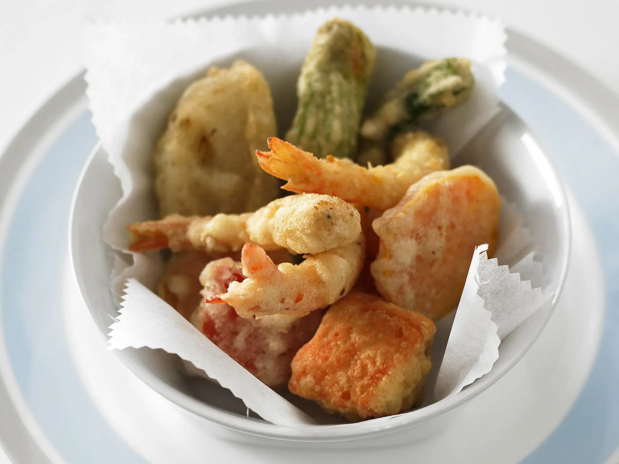 Seafood and vegetable tempura with lemon dipping sauce