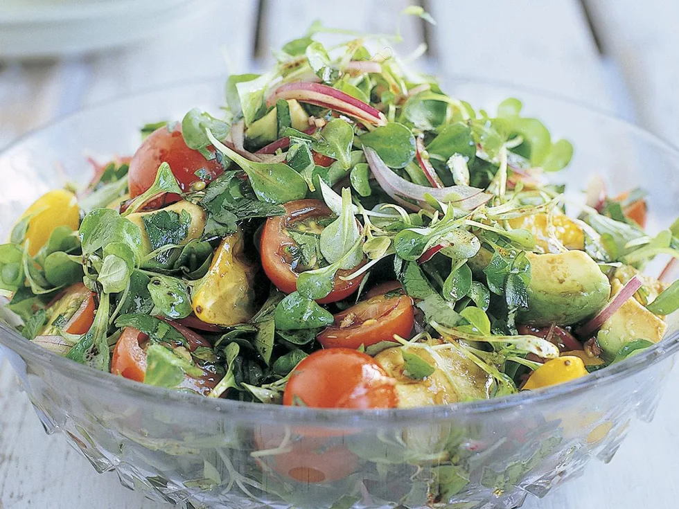 lamb's lettuce, avocado and tomato salad