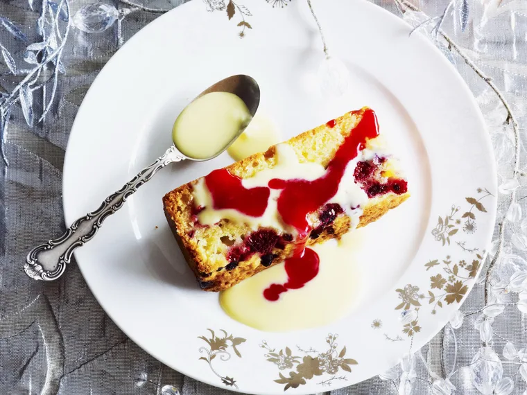 lemon berry cake with yogurt custard