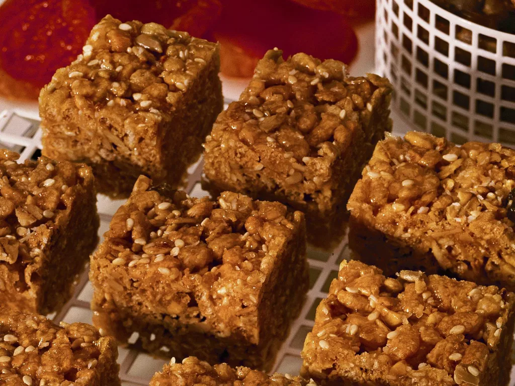 HEALTHY HONEY MUESLI BARS