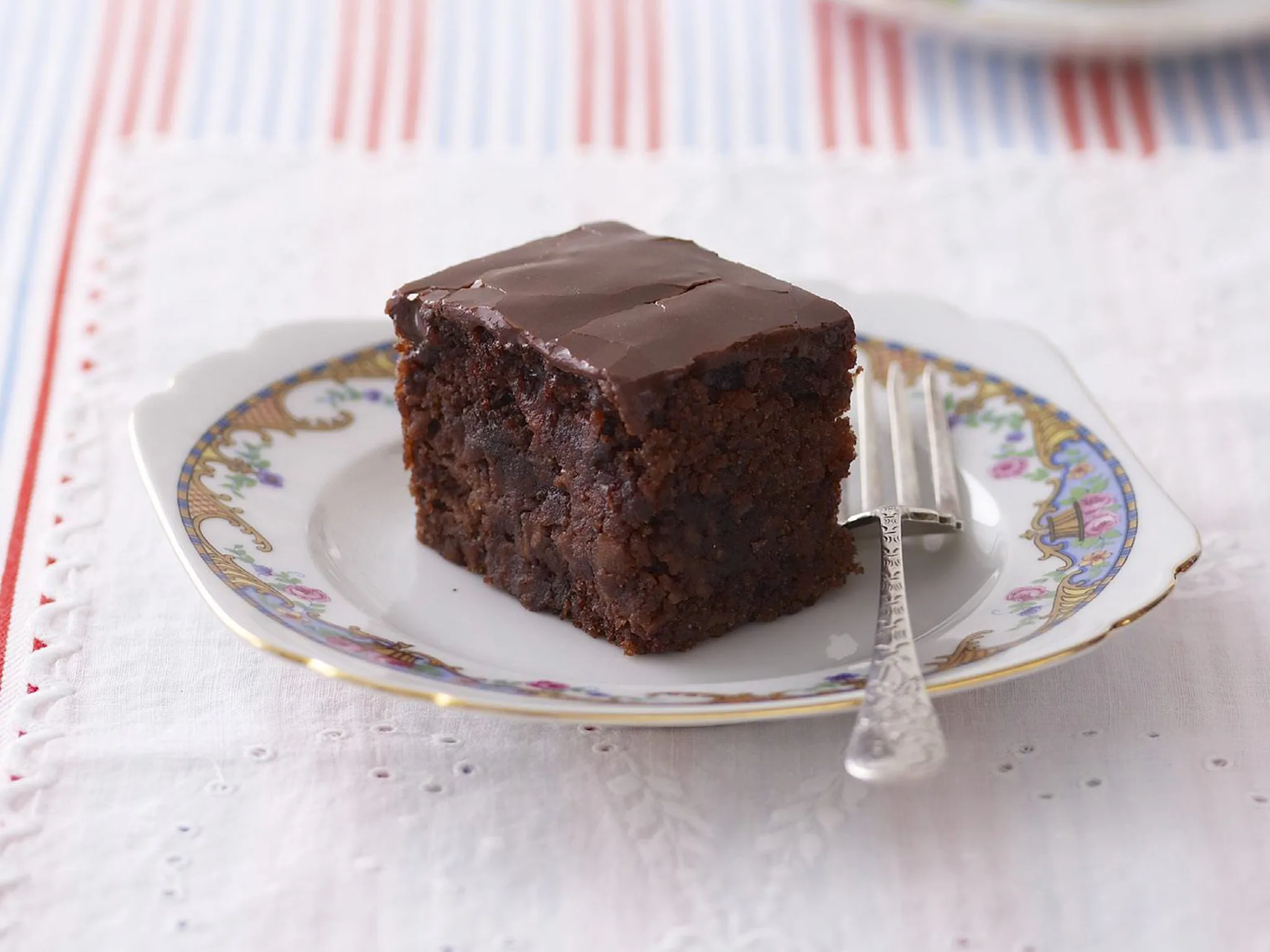 chocolate apple cake
