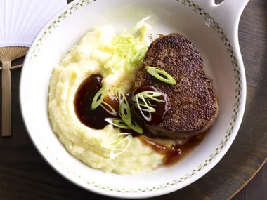 Pepper steak with ginger mashed potatoes