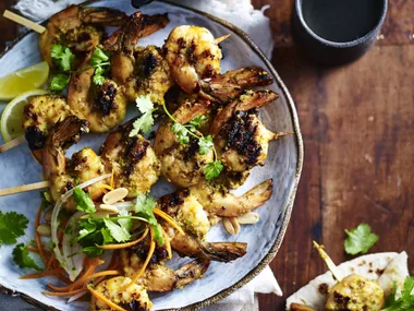CHILLI PRAWN SKEWERS WITH KOSHUMBIR