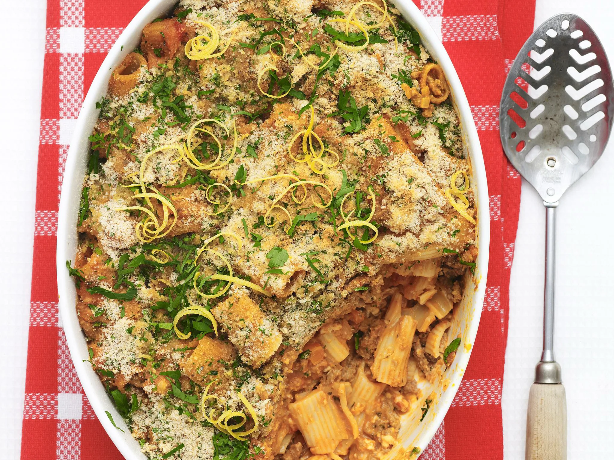 rigatoni bake with herb crumb