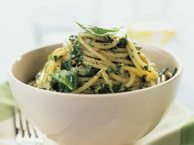 spaghetti with pesto sauce