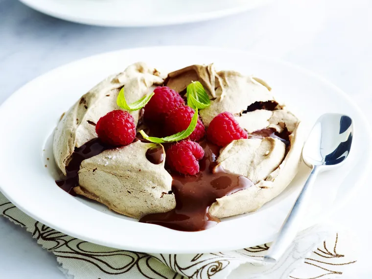 choc-mint mousse pavlova