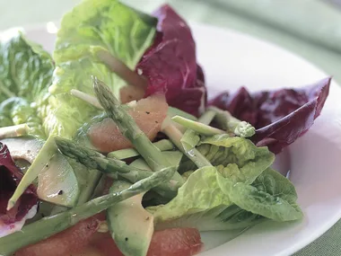 Asparagus and pink grapefruit salad