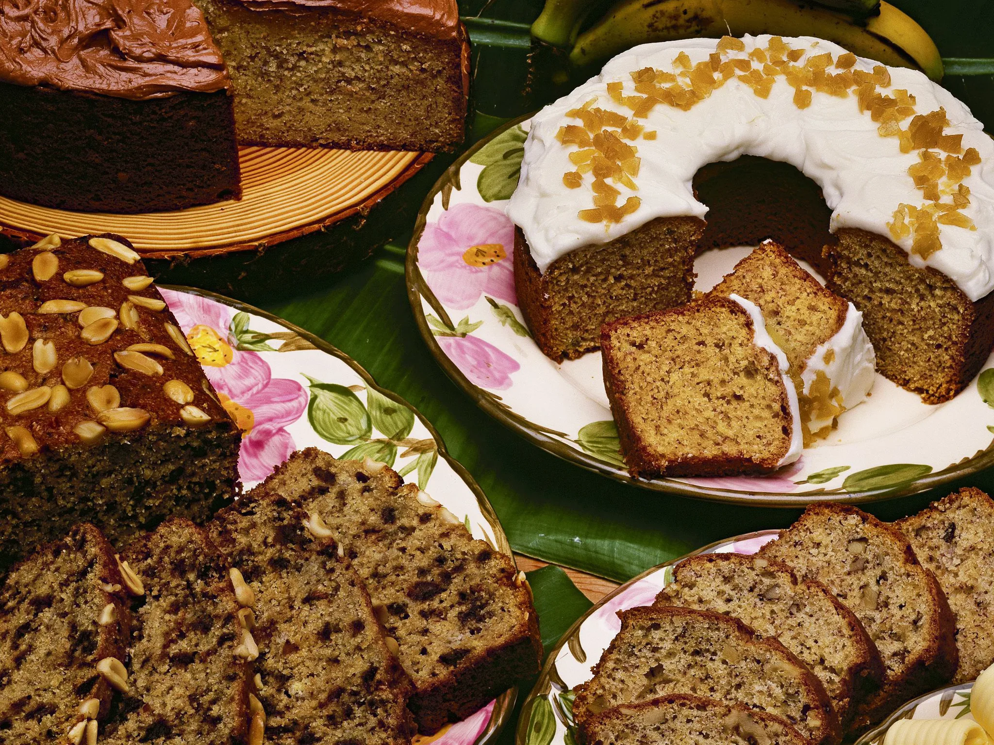 BANANA SOUR CREAM CAKE WITH CHOCOLATE FROSTING