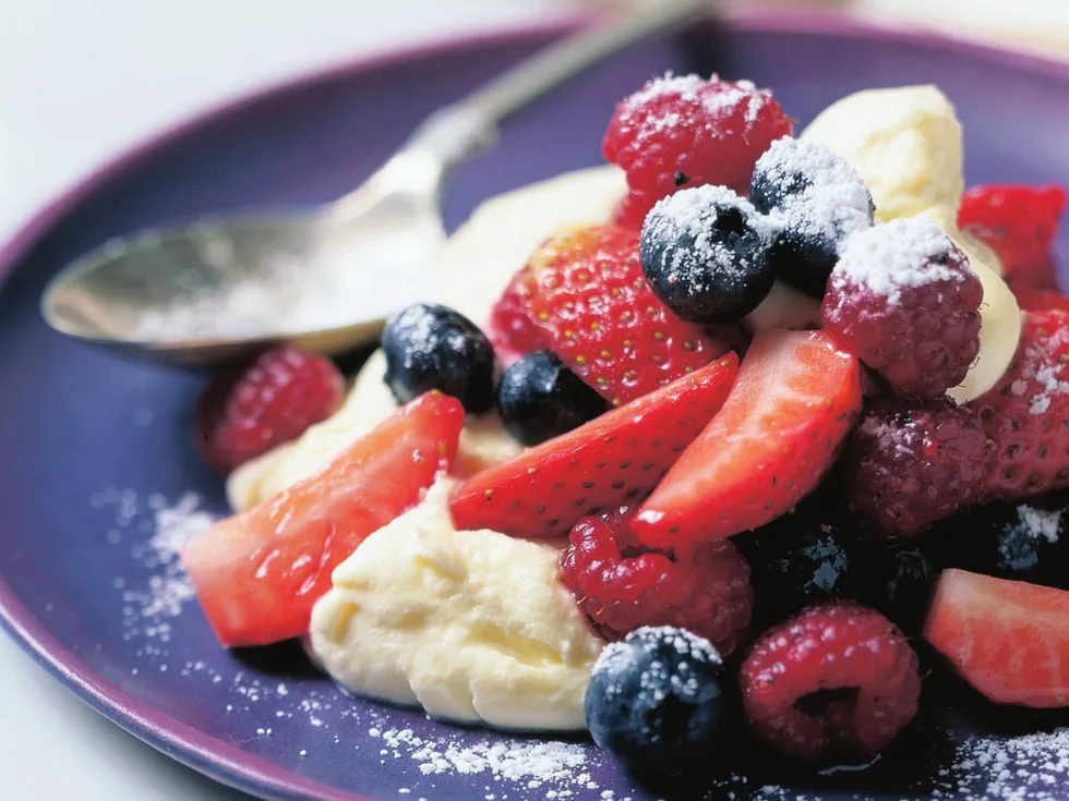 mixed berries with mascarpone