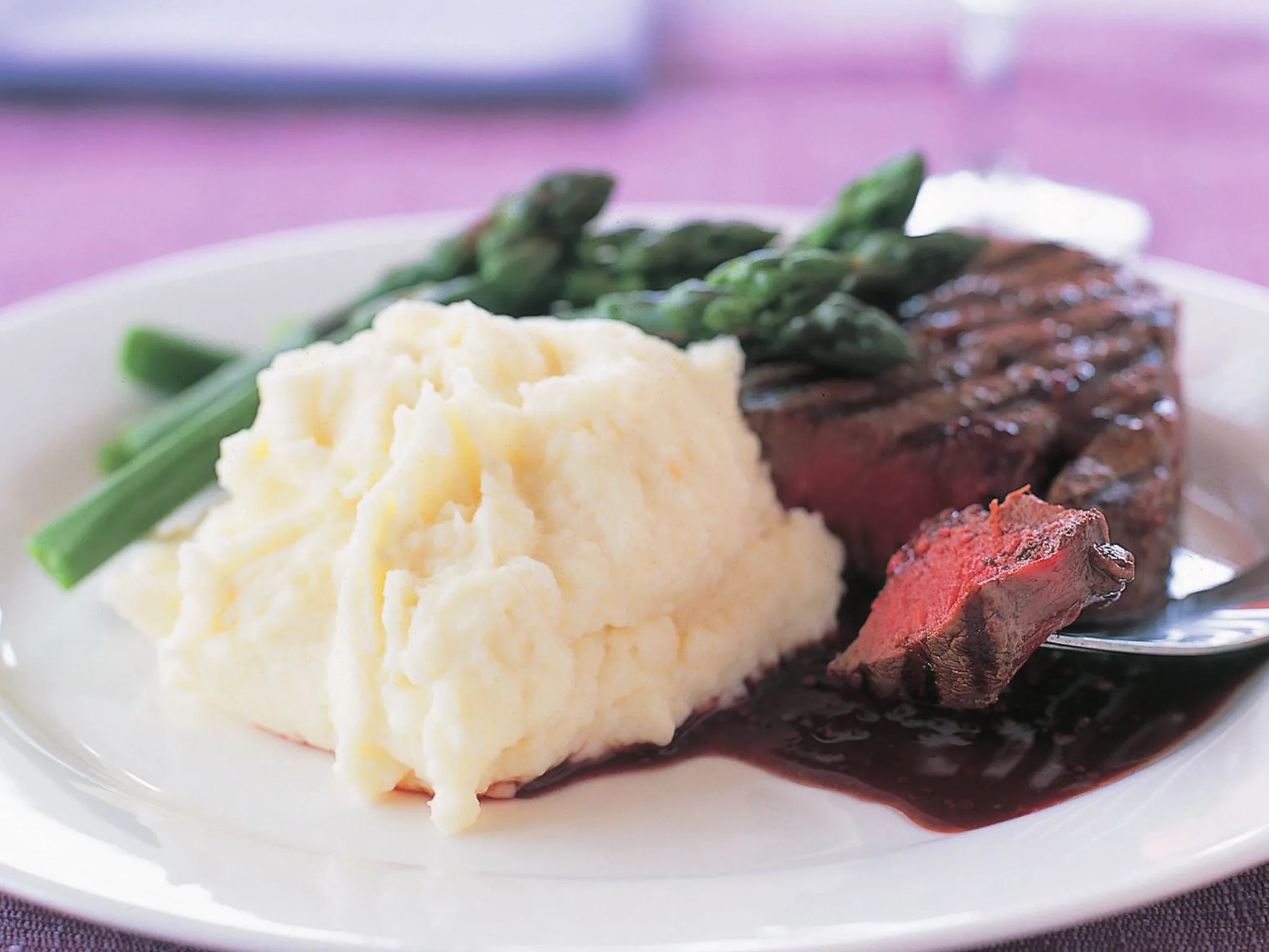 Beef fillet with horseradish mash