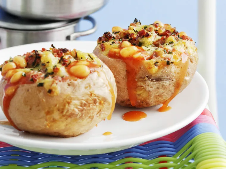 jacket potatoes with baked beans