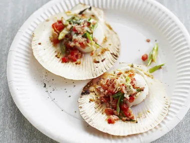 Bacon and tomato scallops