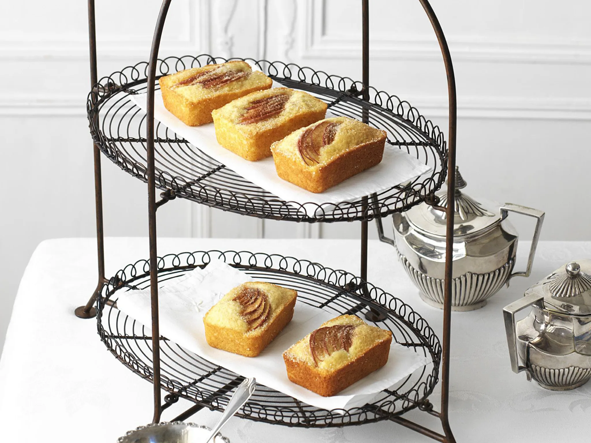 apple cinnamon tea loaves