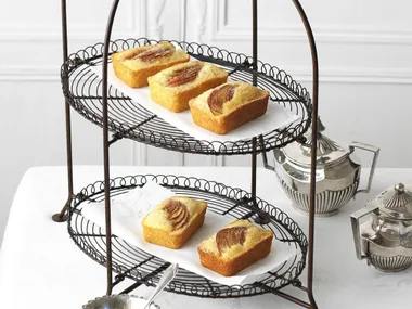 apple cinnamon tea loaves