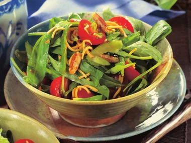 chinese water spinach with crispy noodles