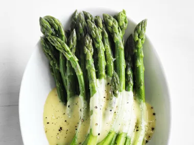 asparagus hollandaise