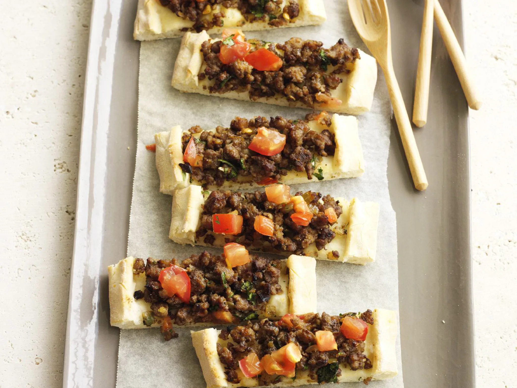 Lamb and tomato pide