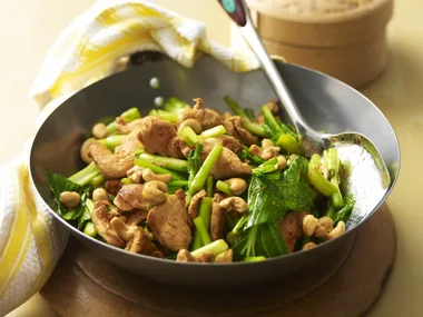 chilli chicken and cashews