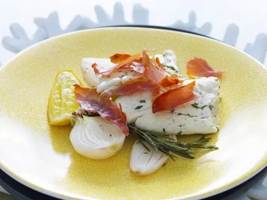 snapper with onion and prosciutto