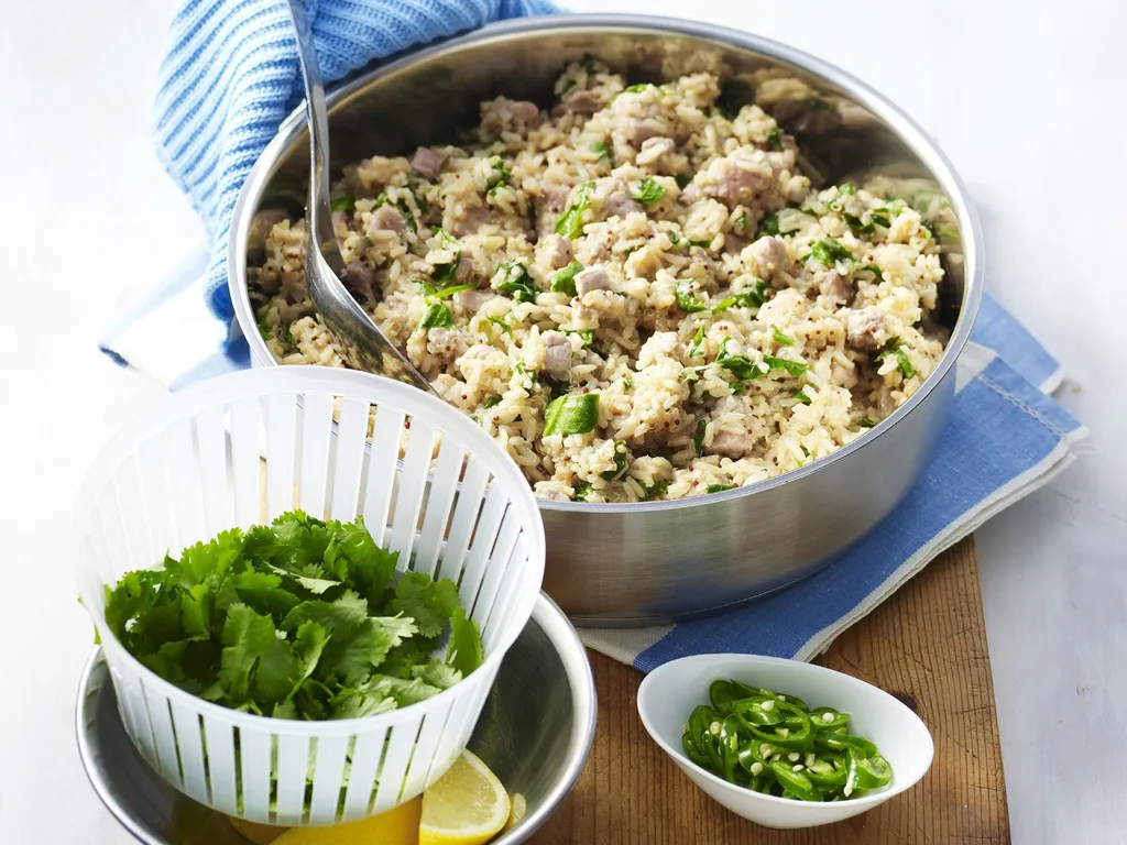 tuna with quinoa and brown rice pilaf