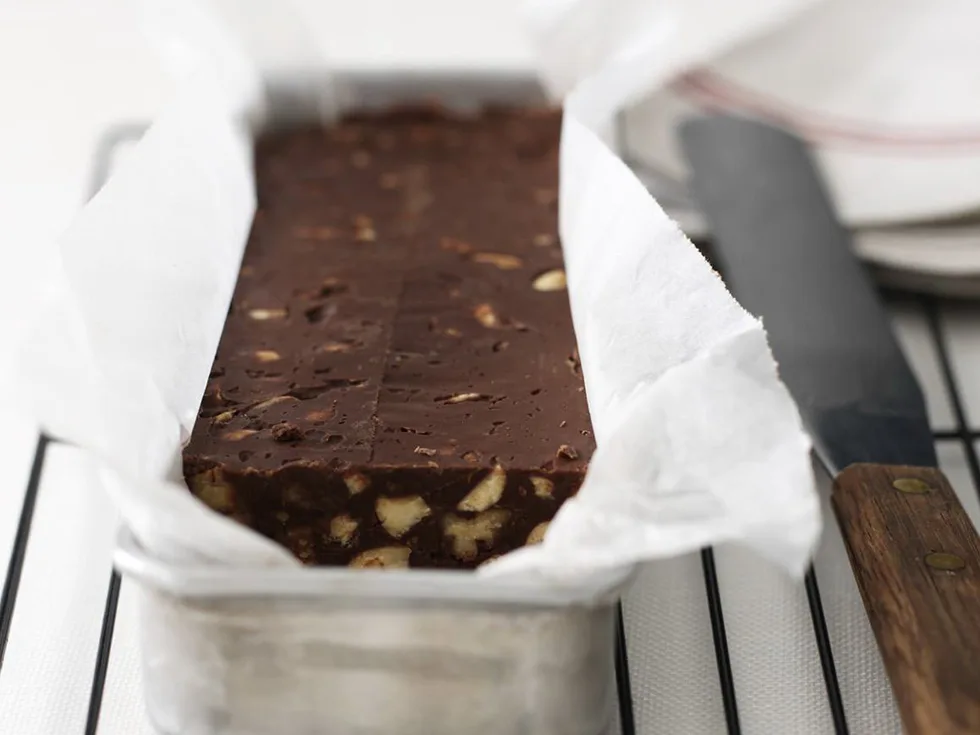 chocolate nut slice