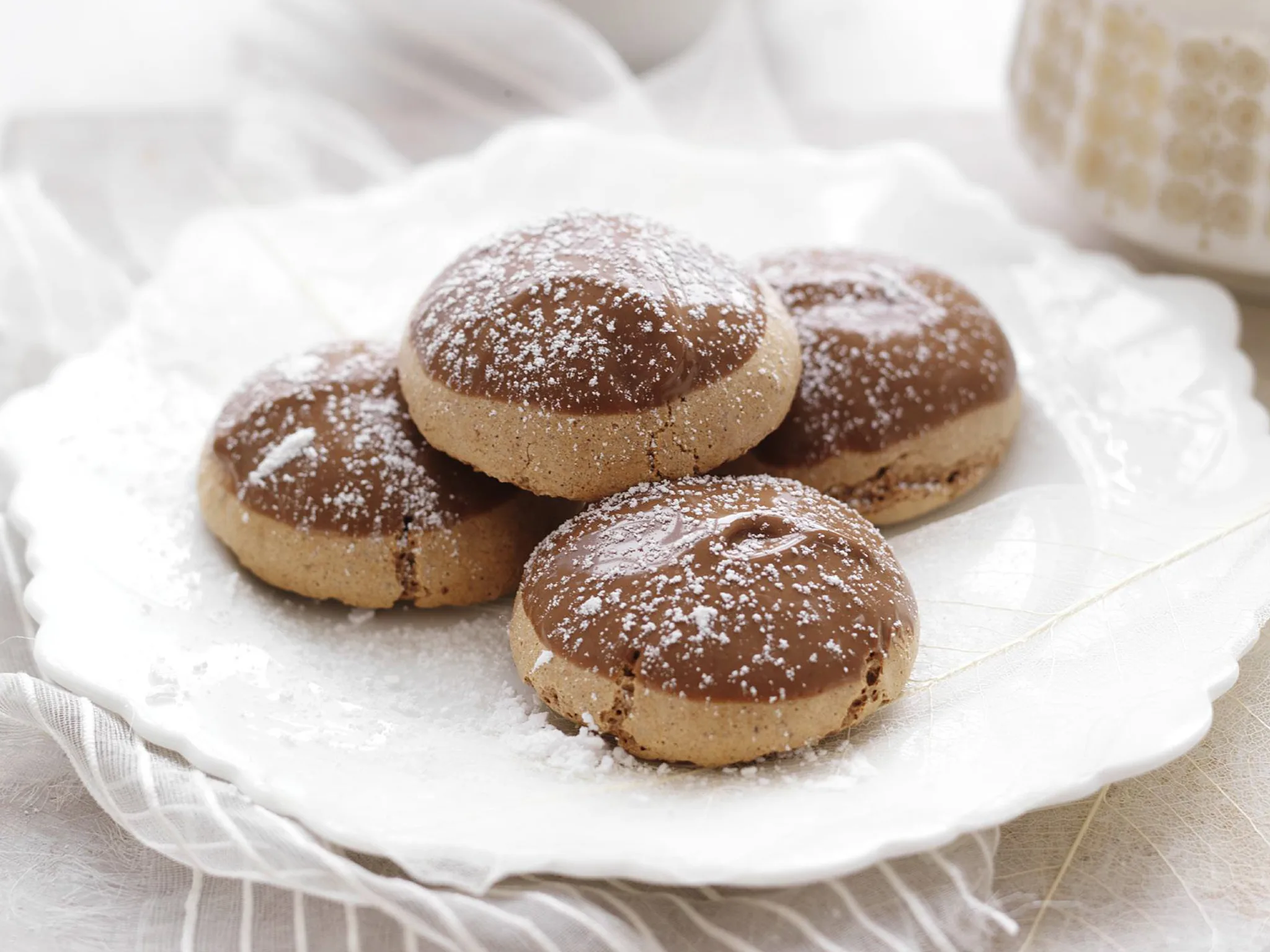 choc malt meringues