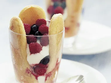 Mixed berries with sponge fingers