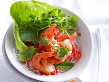 chilli prawn noodle salad