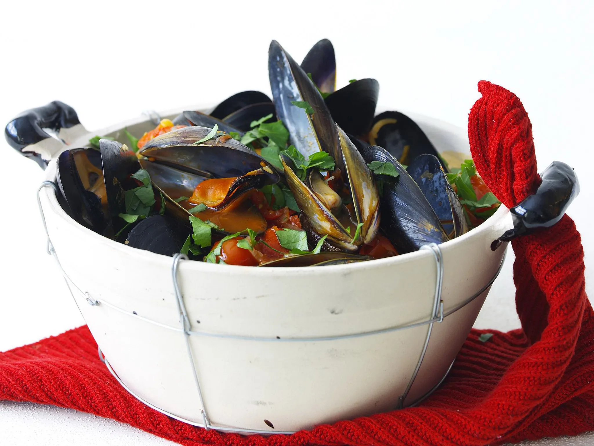 mussels with tomato and chilli