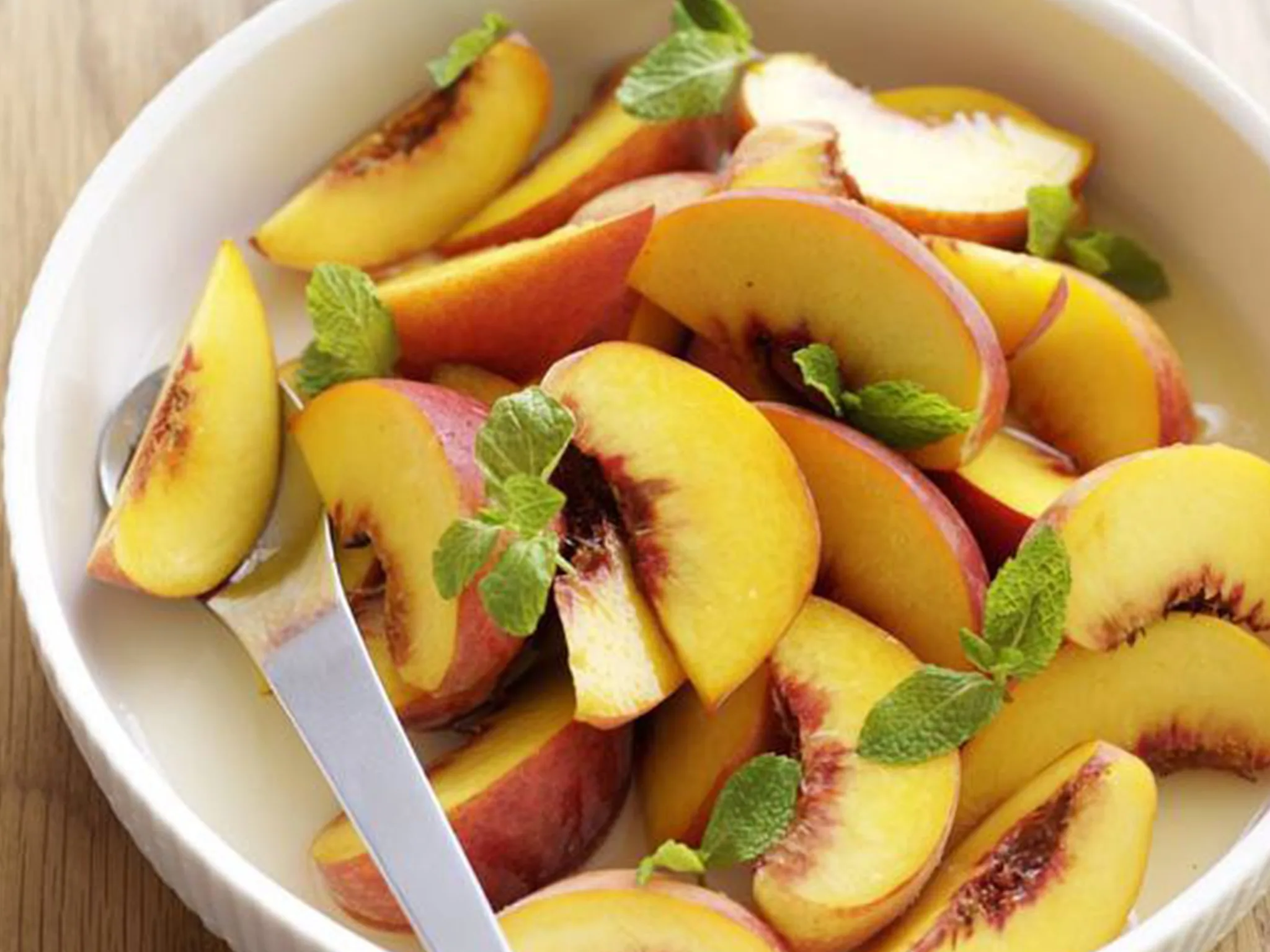 fresh peaches with mint