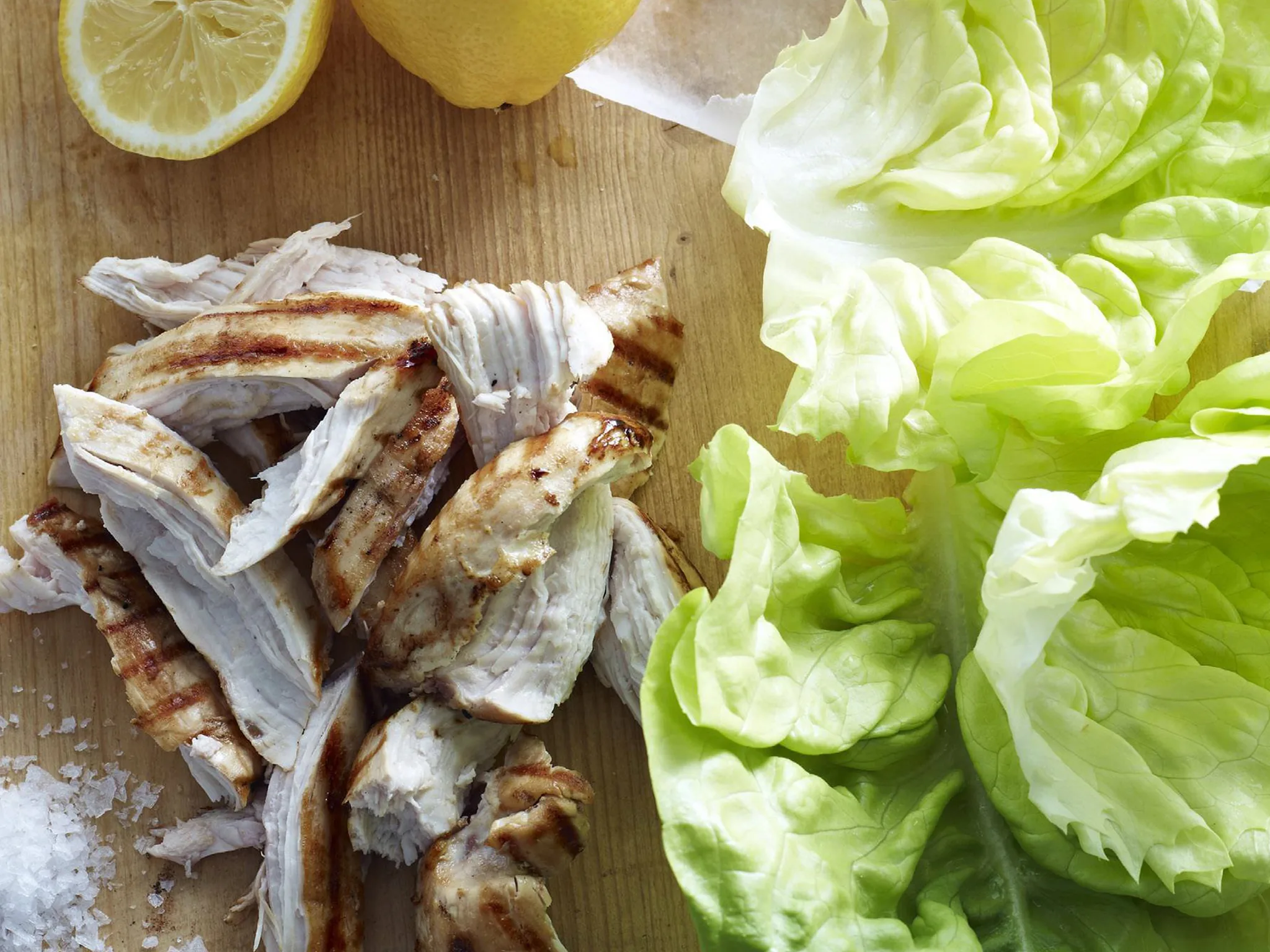 chicken and cucumber pittas