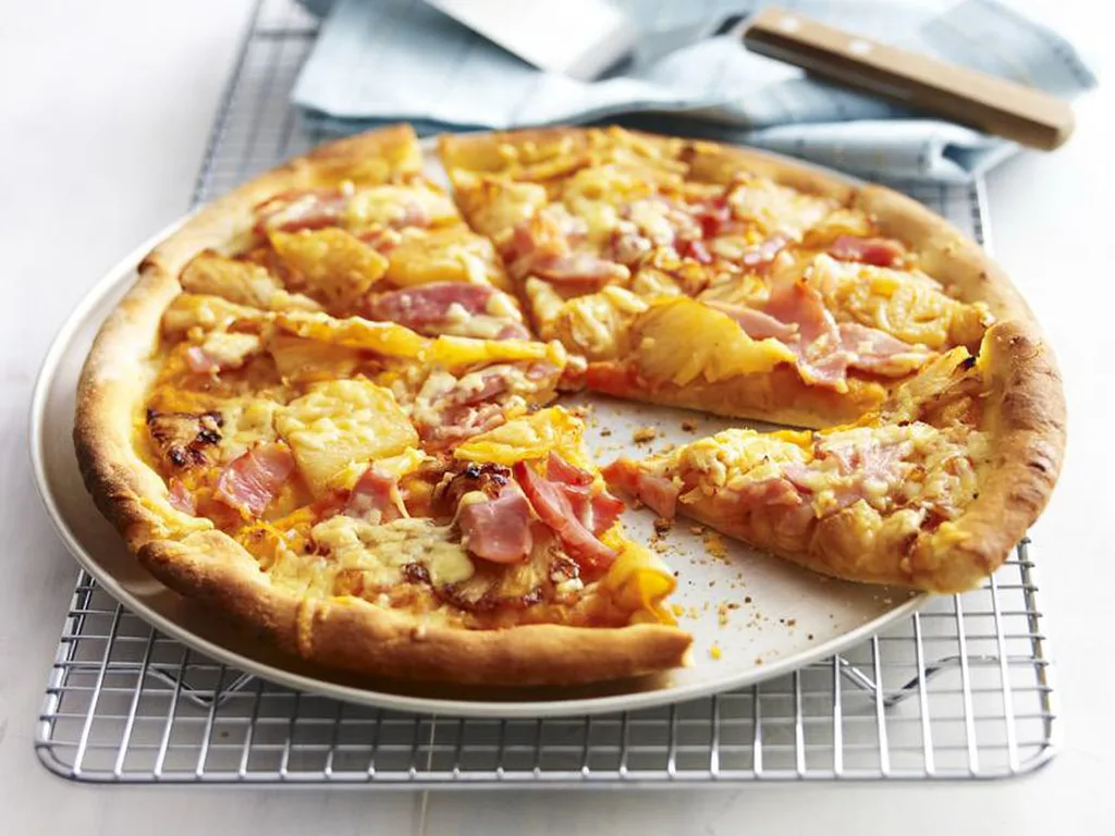 caramelised pineapple and ham pizza