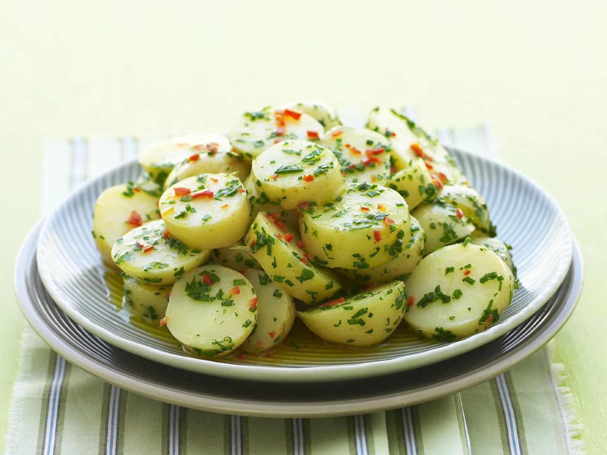 Lemon, garlic and chilli potatoes