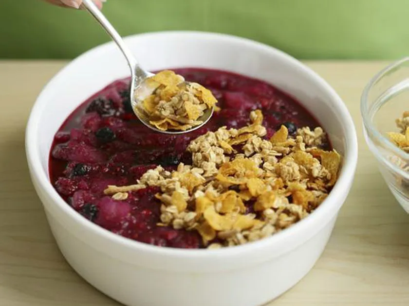 Apple and berry crumble | Women's Weekly Food