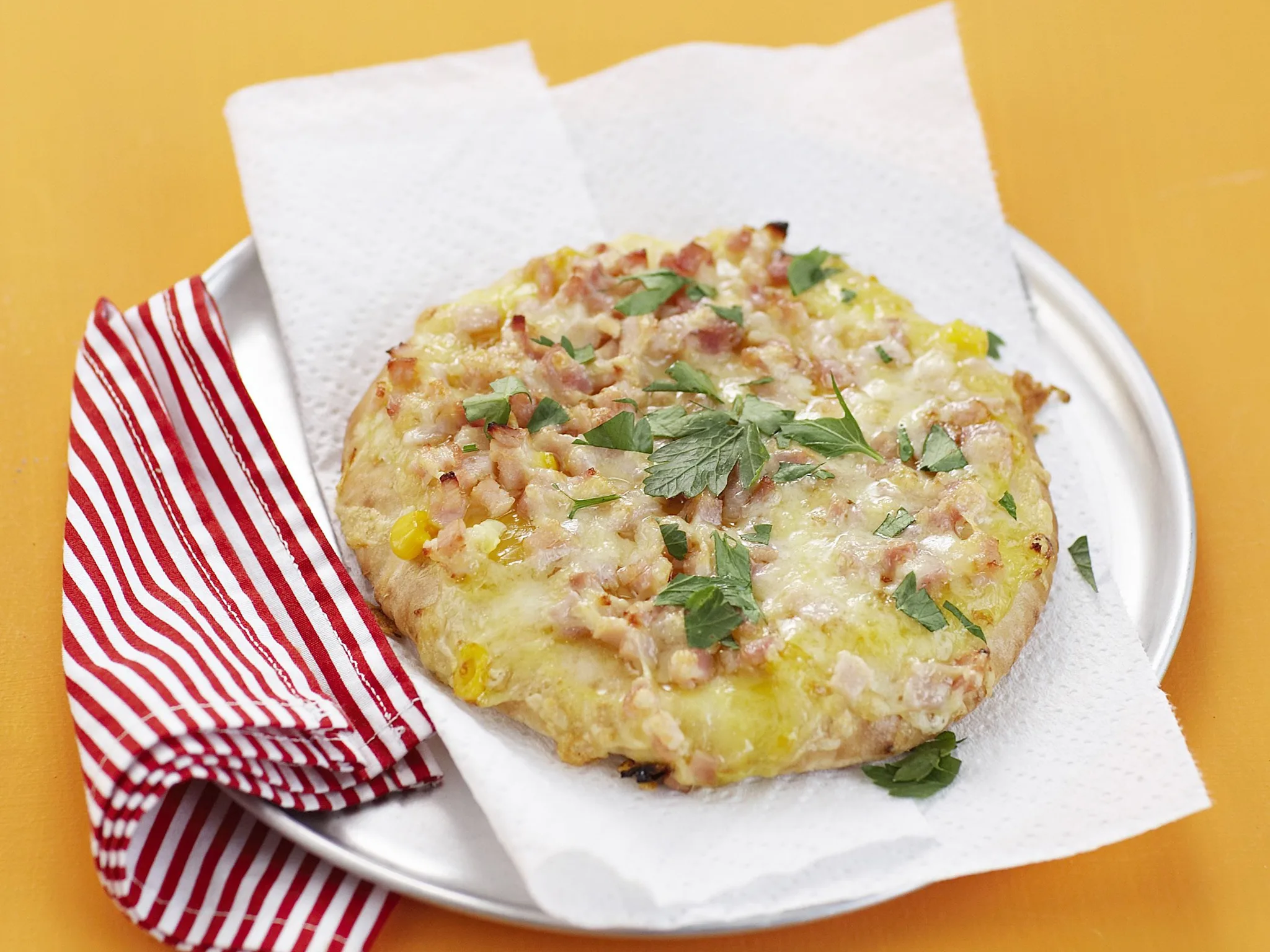 bacon and corn pizza