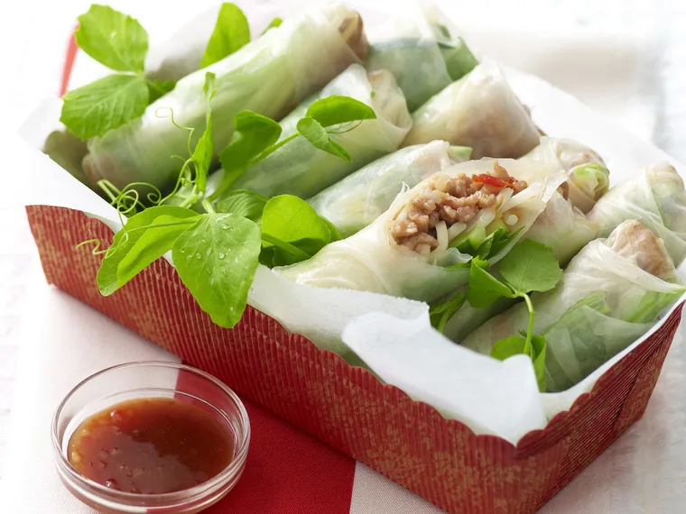 hoisin turkey rice paper rolls