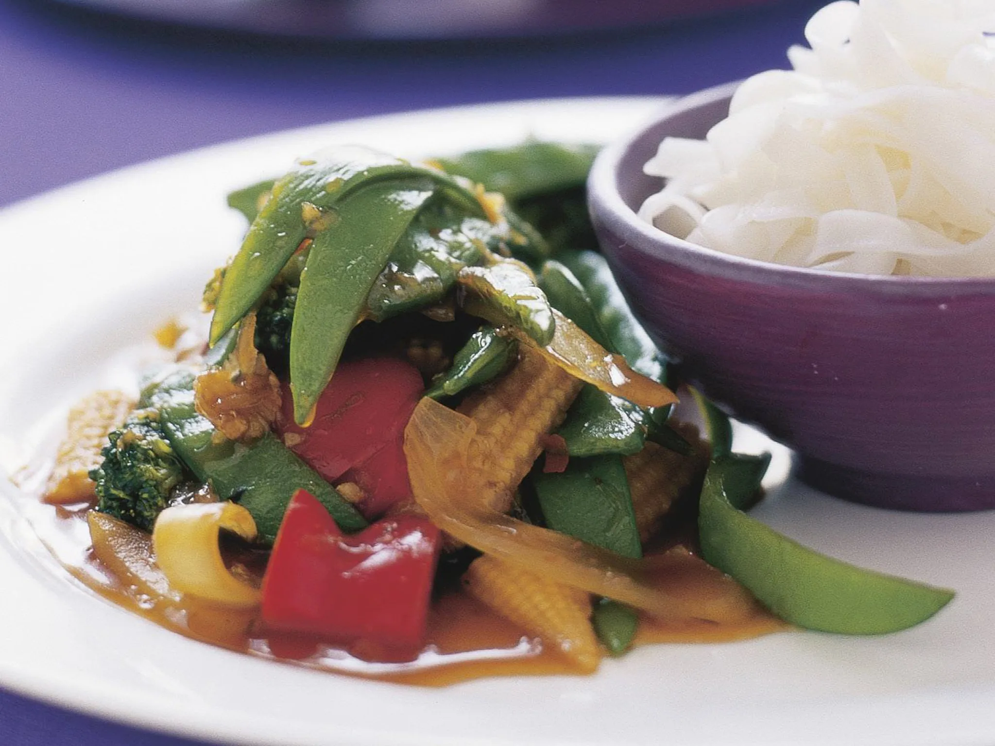 Stir-fried vegetables with rice noodles