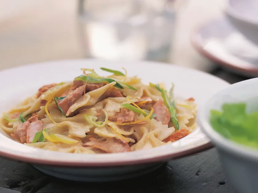 Bow ties and salmon in lemon cream | Women's Weekly Food