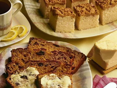 CINNAMON COFFEE CAKE